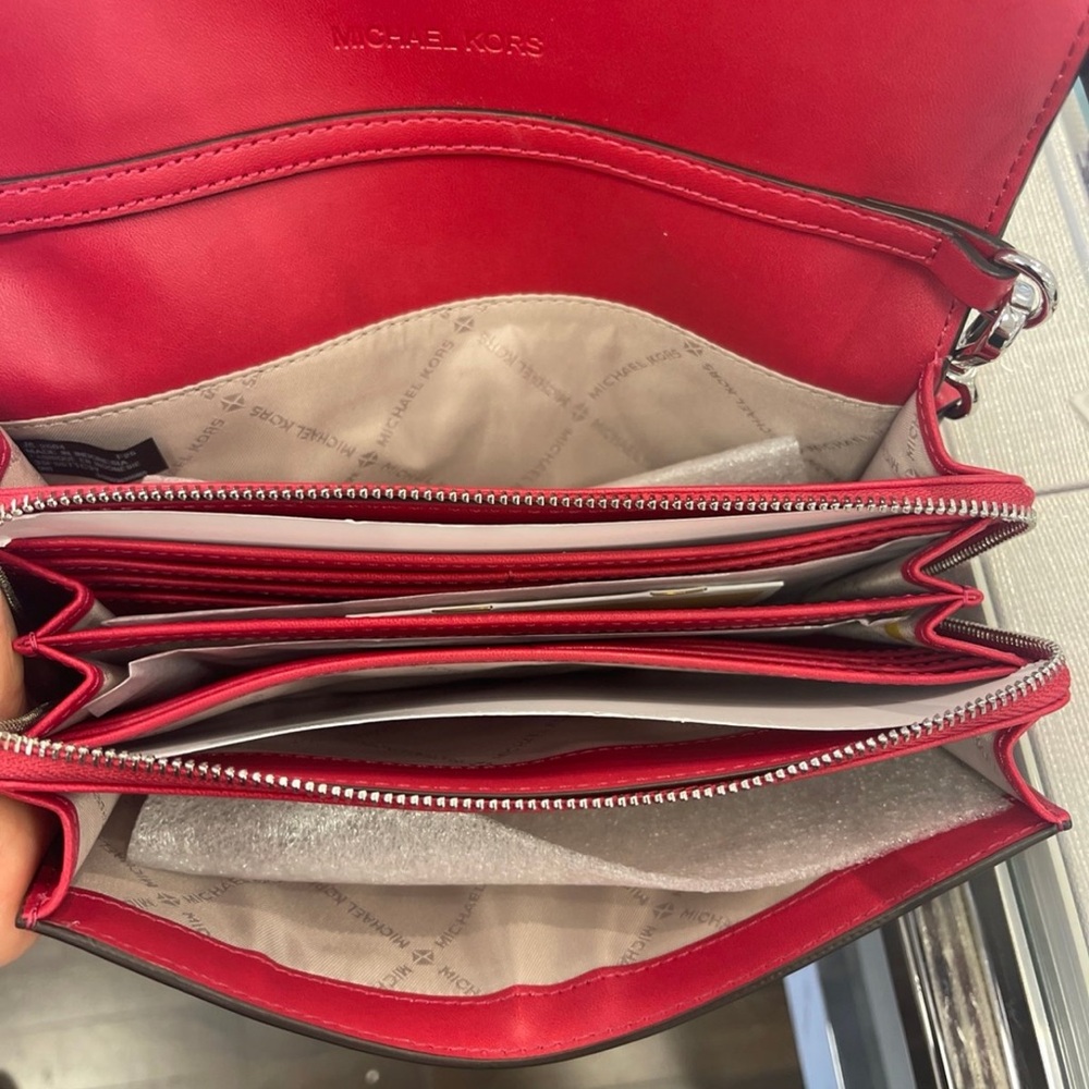 MICHAEL KORS Jet Set Lg Ombré Signature Logo Crossbody Bag
Dark Raspberry Multi - Picture 7 of 16